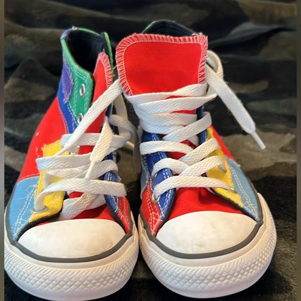 Converse size 1 is good condition